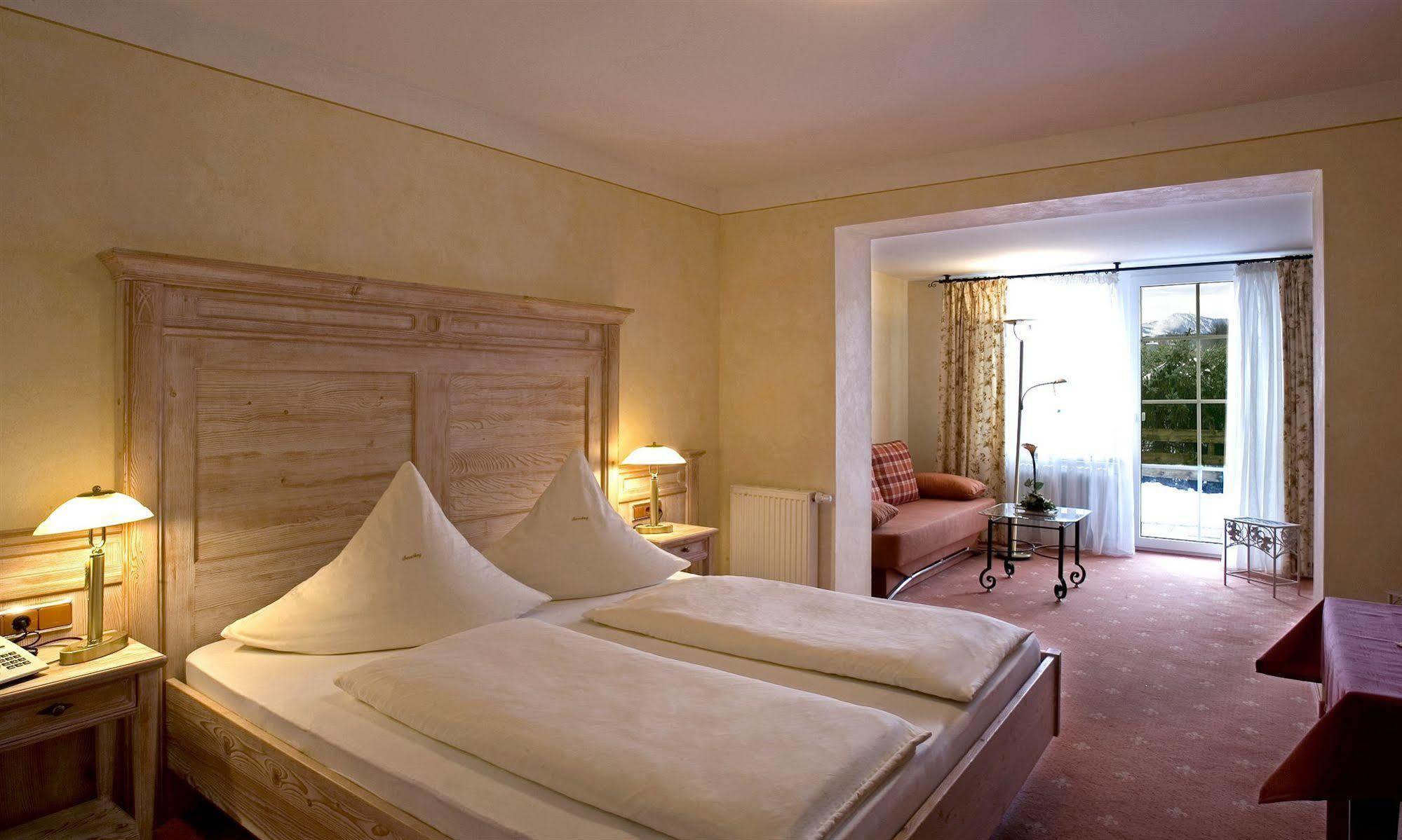 Hotel Sonnenhang 3*